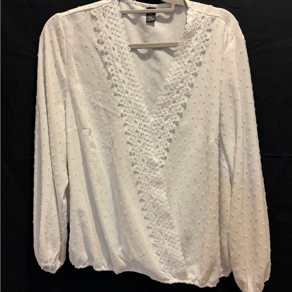 SHEIN White Textured Lace V-Neck Blouse